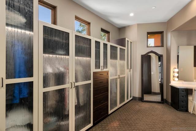 19210 Highland Hills Dr, Ramona CA: https://media.crmls.org/mediaz/3bc837e0-ac01-4c77-ac32-688d9bfe49db.jpg