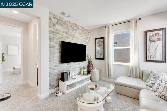363 Fletcher Lane, Brentwood CA: https://media.crmls.org/mediaz/3bc84dd8-f355-4b55-9ff9-3cfcd5c00438.jpg
