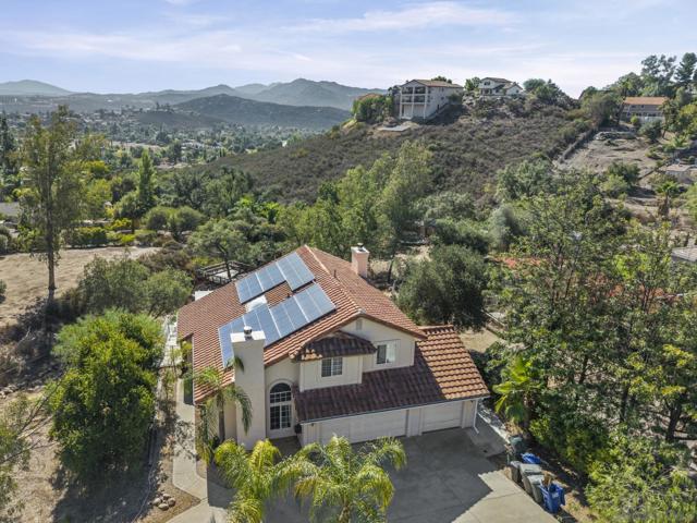 24249 Sargeant Rd, Ramona CA: https://media.crmls.org/mediaz/3bc88ba1-c284-4f4b-ad26-48ff970b61d6.jpg
