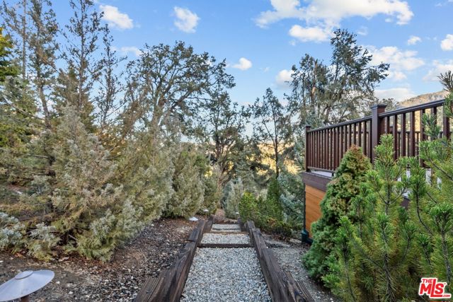2222 Gimmewald Place, Pine Mountain Club CA: https://media.crmls.org/mediaz/3bc9241a-89ec-4975-93f7-2050542a837f.jpg