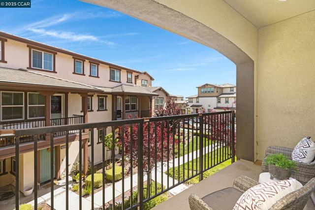 33105 Via Vicenza, San Ramon CA: https://media.crmls.org/mediaz/3bc94791-1df7-48cd-96b7-37b1512d5778.jpg