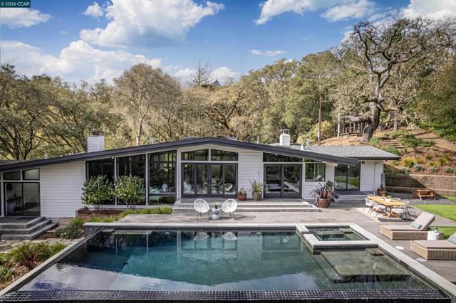 Image 23 of 28 For 8 Oak Arbor  