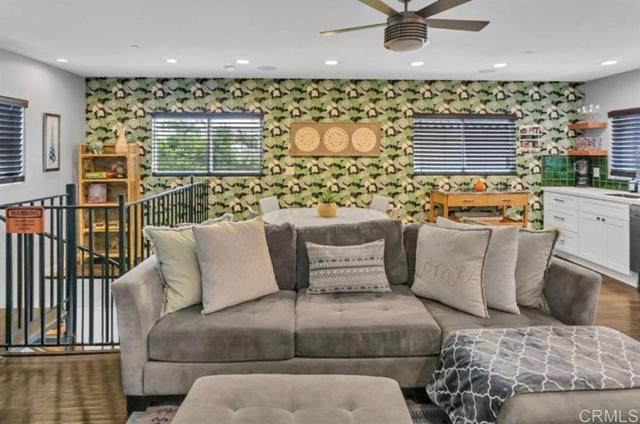 Detail Gallery Image 3 of 25 For 1145 Emerald St Rear (Alley),  –,  CA 92109 - 2 Beds | 2 Baths