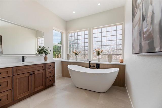 80262 Amazon Avenue, Indio CA: https://media.crmls.org/mediaz/3bca252c-a122-4a01-8067-87188d5567c6.jpg