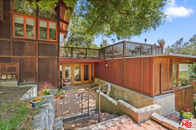 20730 Hillside Drive, Topanga CA: https://media.crmls.org/mediaz/3bca256b-9db9-460a-bc7e-760df4d9ebd9.jpg
