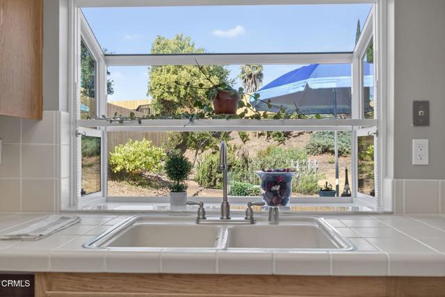 11881 Silver Spur Street, Ojai CA: https://media.crmls.org/mediaz/3bcaa3bd-e56b-4f0f-a5db-a844b6e5d6a7.jpg