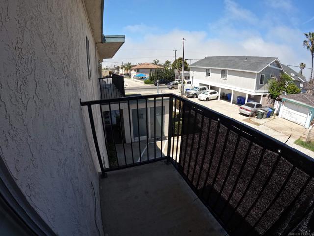 637 10th, Imperial Beach CA: https://media.crmls.org/mediaz/3bcab59d-2e78-45ae-999a-5ef4f981e719.jpg