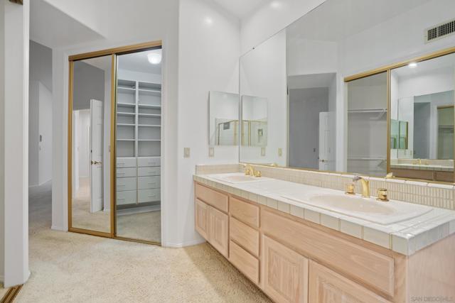 1327 Caminito Batea, La Jolla CA: https://media.crmls.org/mediaz/3bcbc2fb-08ea-4cf4-8670-0bf69807b7b4.jpg