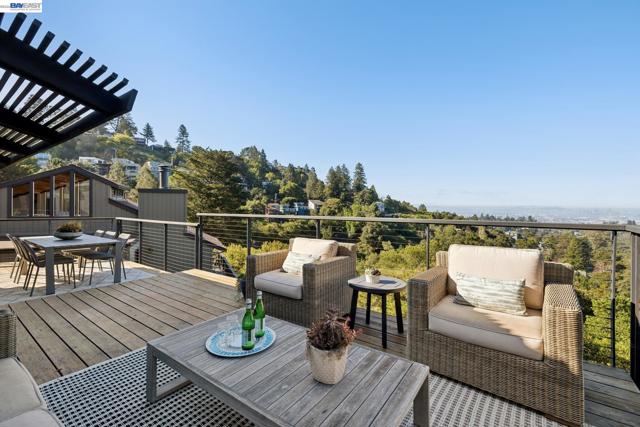 6801 ARMOUR DRIVE, Oakland CA: https://media.crmls.org/mediaz/3bcc6985-f6be-4740-ad5d-54c0c0c06cac.jpg