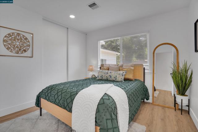 Image 19 of 34 For 4085 Sutro Dr