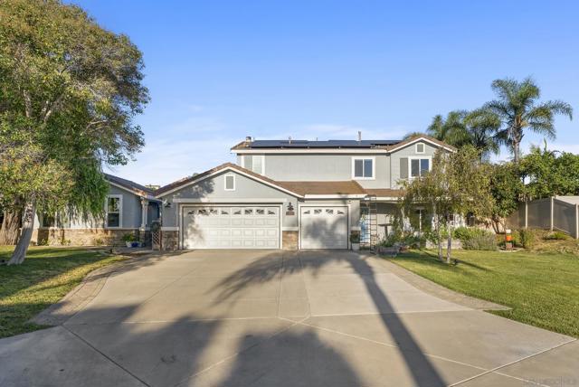1328 Woodhaven Dr, Oceanside CA: https://media.crmls.org/mediaz/3bcd5bcd-4912-43ce-8353-e88e588a715e.jpg