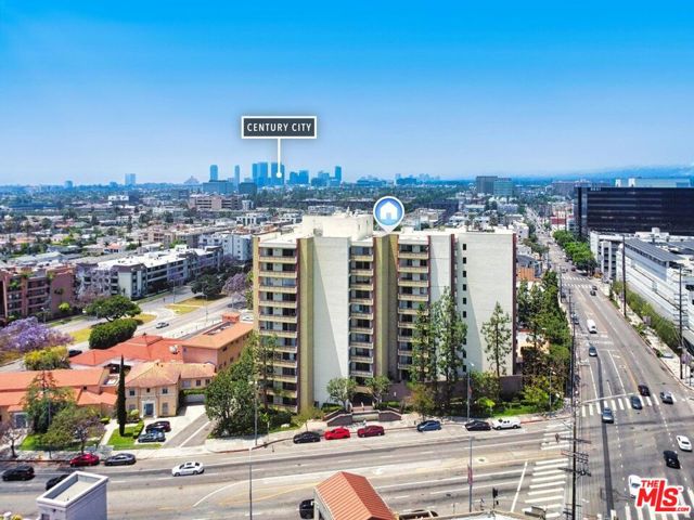 321 San Vicente Boulevard, Los Angeles, California 90048, 2 Bedrooms Bedrooms, ,2 BathroomsBathrooms,Condominium,For Sale,San Vicente,24397484