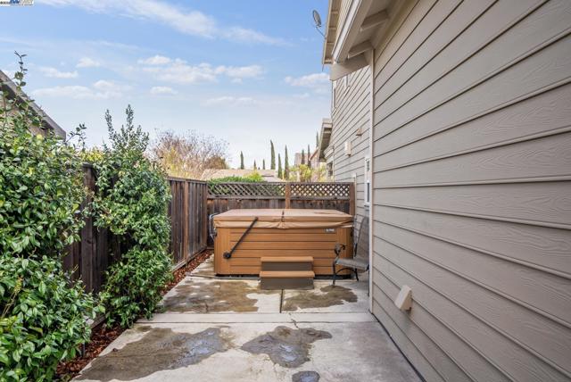 2193 Autinori Ct, Livermore CA: https://media.crmls.org/mediaz/3bcf3602-9a28-422d-82b6-9bf72b74bcf5.jpg