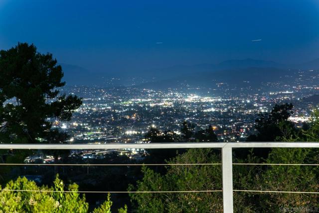 5030 Helix Ter, La Mesa CA: https://media.crmls.org/mediaz/3bd06775-59f8-4ecb-a7c3-322a2618aeea.jpg