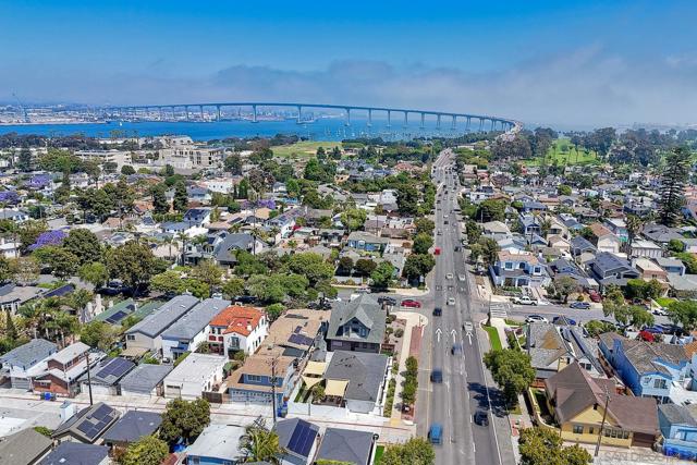 1221 4th St, San Diego CA: https://media.crmls.org/mediaz/3bd0d110-86a3-4192-ab85-0aee5a86606e.jpg