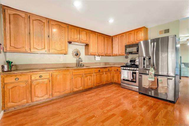 8546 Blanco Terrace, El Cajon CA: https://media.crmls.org/mediaz/3bd10c7f-6211-4603-a920-385f87bf00ad.jpg