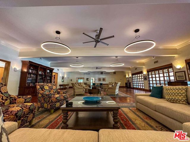 23777 Mulholland Highway, Calabasas CA: https://media.crmls.org/mediaz/3bd12e2b-2db3-45ff-9e04-81efdfce3d14.jpg
