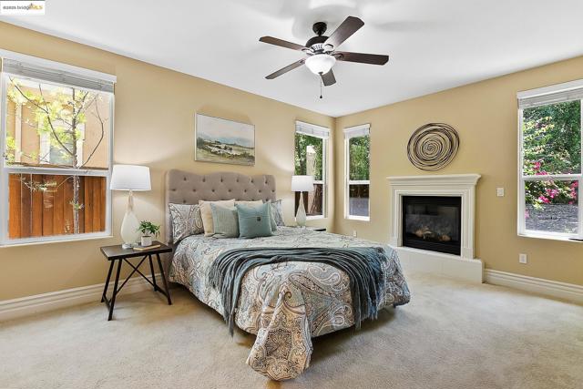 1101 Lafite Ct, Brentwood CA: https://media.crmls.org/mediaz/3bd1541e-6941-4d72-a27e-41ed0439eb58.jpg