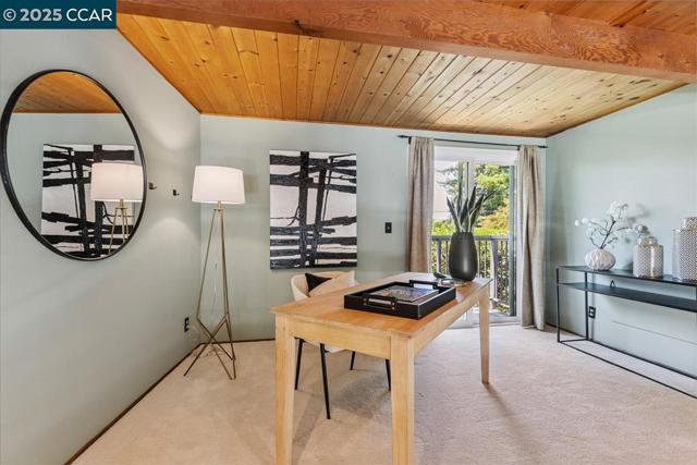 1759 Crescent Dr, Walnut Creek CA: https://media.crmls.org/mediaz/3bd24753-70df-4169-8dc2-44a25498629b.jpg