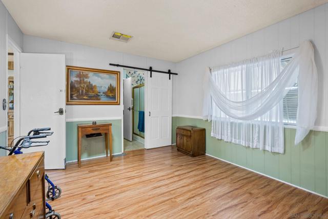 5001 W Florida Avenue, Hemet CA: https://media.crmls.org/mediaz/3bd2b6d4-97e9-4d77-ae2c-6cf11c47ba5f.jpg