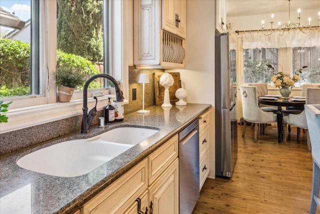 17666 Winding Creek Road, Salinas CA: https://media.crmls.org/mediaz/3bd32bc5-fab6-4629-bc09-fcba00577306.jpg