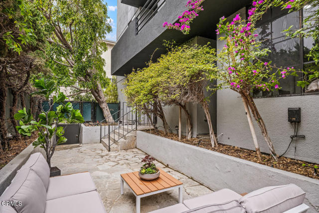 Detail Gallery Image 31 of 32 For 235 S Reeves Dr #104,  Beverly Hills,  CA 90212 - 2 Beds | 2/1 Baths