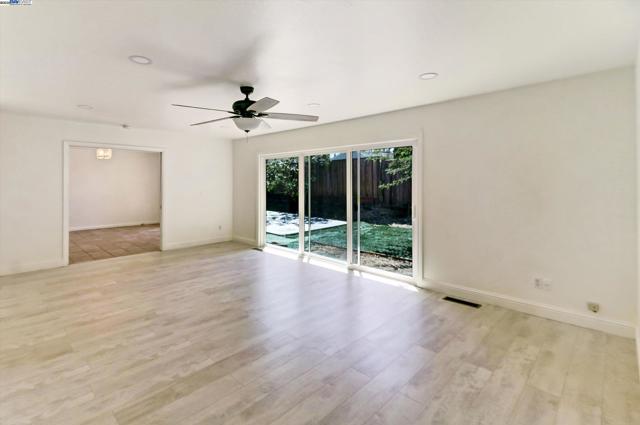 3524 Longview Rd, Antioch CA: https://media.crmls.org/mediaz/3bd3e415-d4a0-44ee-8fff-de9499d57742.jpg
