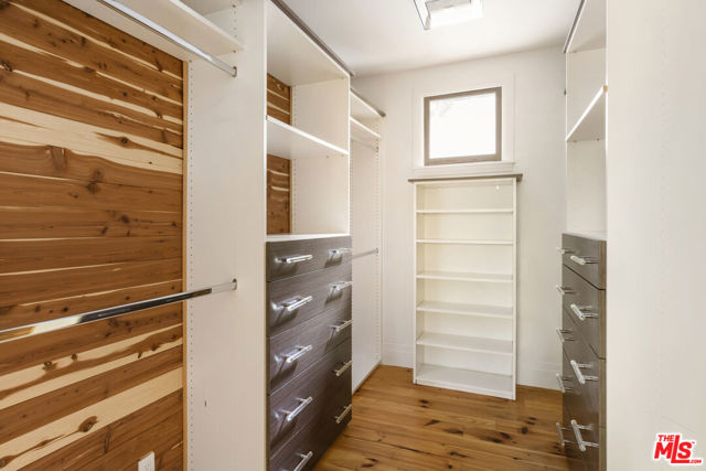 2936 La Castana Drive, Los Angeles CA: https://media.crmls.org/mediaz/3bd524ad-3e24-48ab-a0d3-00b7cb6a70ca.jpg