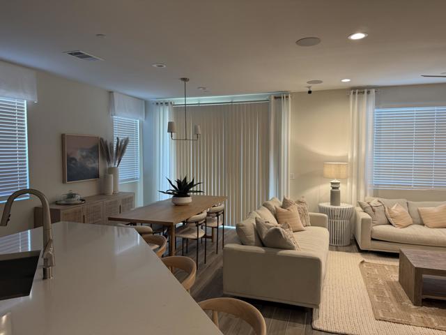 39912 Felicita Parkway, Palm Desert CA: https://media.crmls.org/mediaz/3bd5b6f9-1732-40bc-8d3d-1369c8325427.jpg