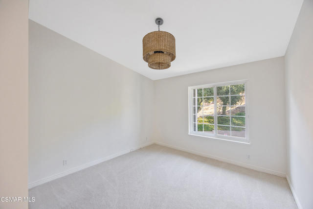 30979 Old Colony Way, Westlake Village CA: https://media.crmls.org/mediaz/3bd73d20-3411-47db-a2be-b5567e19c521.jpg
