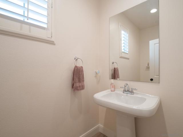 1904 Avenida Senecio, Chula Vista, California 91913, 3 Bedrooms Bedrooms, ,2 BathroomsBathrooms,Condominium,For Sale,Avenida Senecio,250019673SD