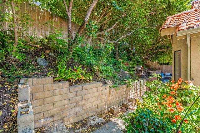 2820 Cedarwood Way, Carlsbad CA: https://media.crmls.org/mediaz/3bd8ae53-3bd1-4cf7-abb5-298a97e27abb.jpg