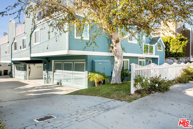 2307 Felton Lane, Redondo Beach, California 90278, 3 Bedrooms Bedrooms, ,2 BathroomsBathrooms,Residential,Sold,Felton,22217637