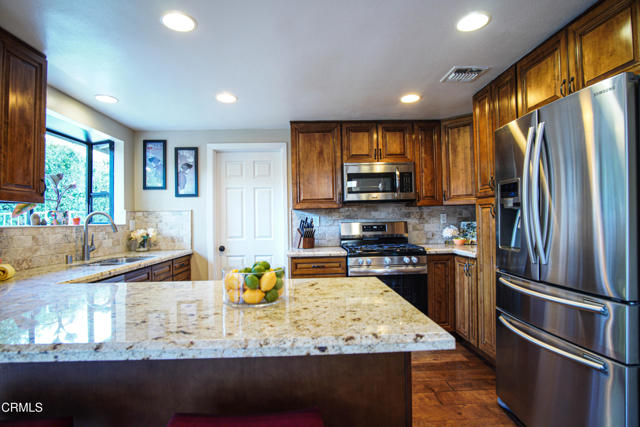 Detail Gallery Image 15 of 39 For 1781 El Monte Dr, Thousand Oaks,  CA 91362 - 4 Beds | 2 Baths