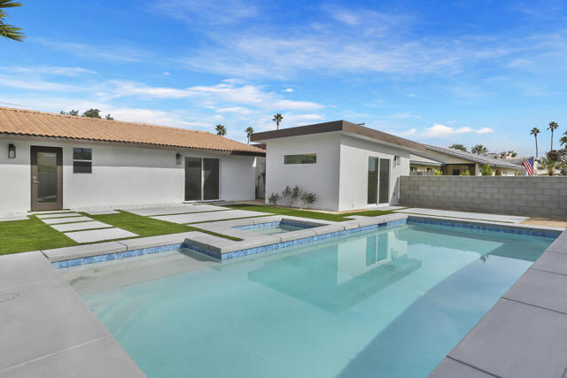 2800 E San Juan Road, Palm Springs CA: https://media.crmls.org/mediaz/3bd987c2-2448-4c78-af87-30415ddda53b.jpg