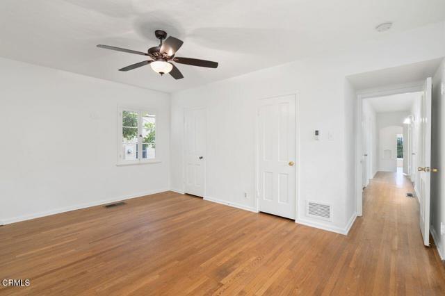 2009 Sierra Place, Glendale CA: https://media.crmls.org/mediaz/3bda1456-1e56-4f06-85c5-96045736ecf8.jpg