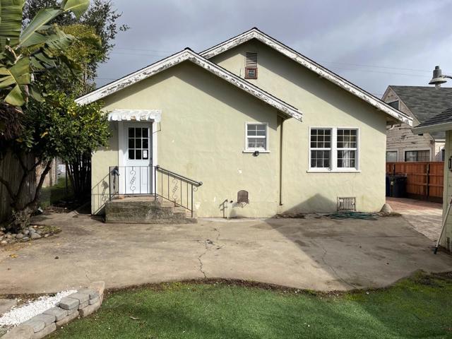 33 Roosevelt Street, Watsonville CA: https://media.crmls.org/mediaz/3bda78d1-69e0-4eb8-9910-d0324bf0a27d.jpg