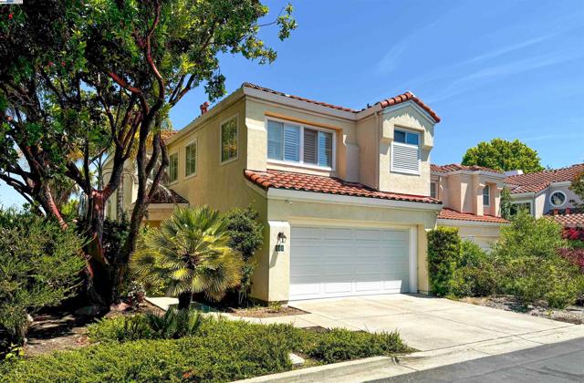 131 Diapian Bay, Alameda CA: https://media.crmls.org/mediaz/3bdac329-3f9f-476f-beaa-39773bb7014b.jpg