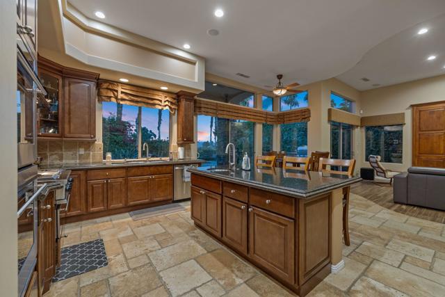 352 Crest Lake Drive, Palm Desert CA: https://media.crmls.org/mediaz/3bdac356-a89e-4a44-97d2-6c3debd273ab.jpg