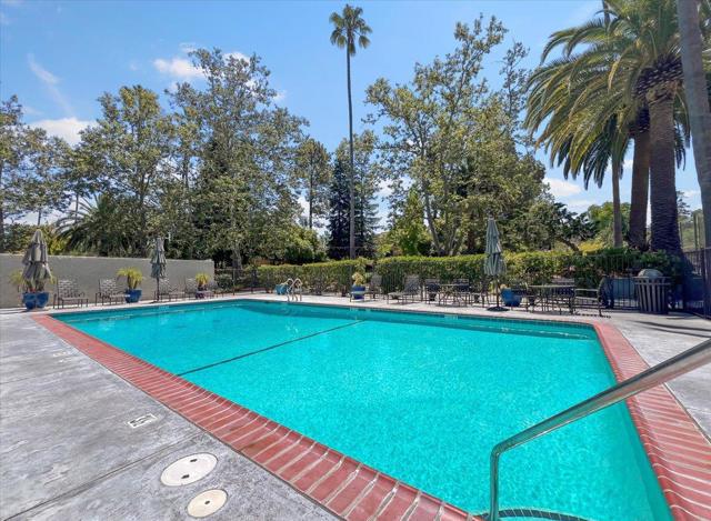 116 Calle Nivel, Los Gatos CA: https://media.crmls.org/mediaz/3bdaf17b-d44c-4b00-8e74-f4b69dedca22.jpg