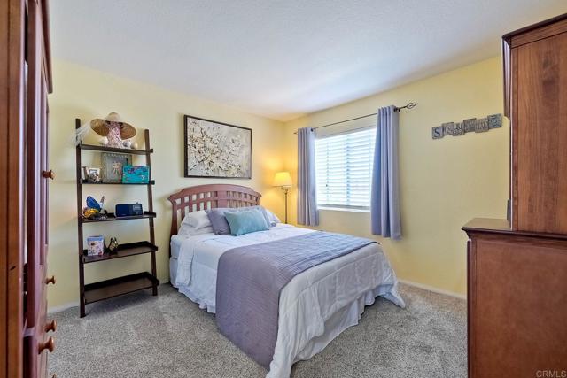 3737 Hillview Way, Oceanside CA: https://media.crmls.org/mediaz/3bdb0b9e-705d-4a34-843e-2dc07c70cf09.jpg