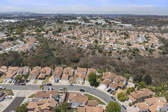10785 Chinon Circle, San Diego CA: https://media.crmls.org/mediaz/3bdb1b4f-0bb2-4a92-b777-0a70537c9d4c.jpg