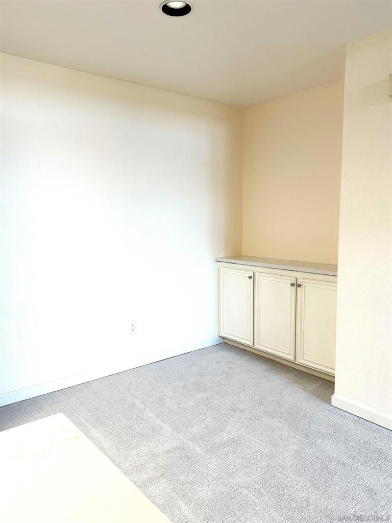 MLS #250034702SD img 12