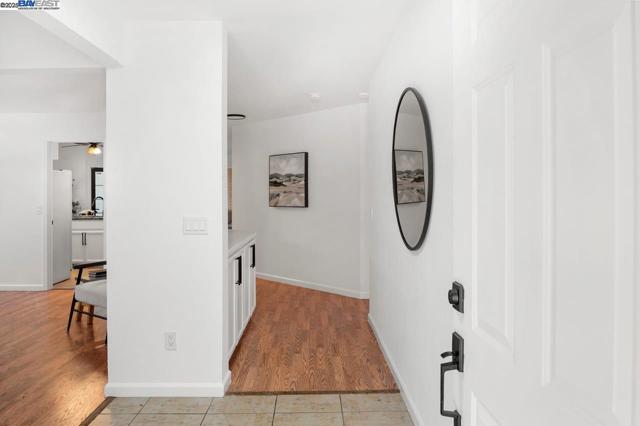 5917 Pine Vista Way, Elk Grove CA: https://media.crmls.org/mediaz/3bdcf61c-cd62-4819-8d45-4bdabd1cbb69.jpg