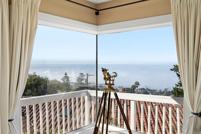 6130 Terryhill Drive, La Jolla CA: https://media.crmls.org/mediaz/3bdd1617-5f3d-4eb4-98a6-fb9c7651672e.jpg