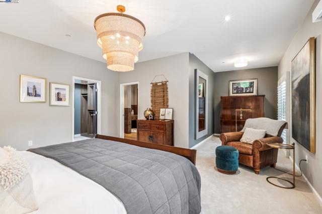 2005 TUNNEL RD, Oakland CA: https://media.crmls.org/mediaz/3bdd4a1d-c2ce-4e26-bf66-565599438c47.jpg