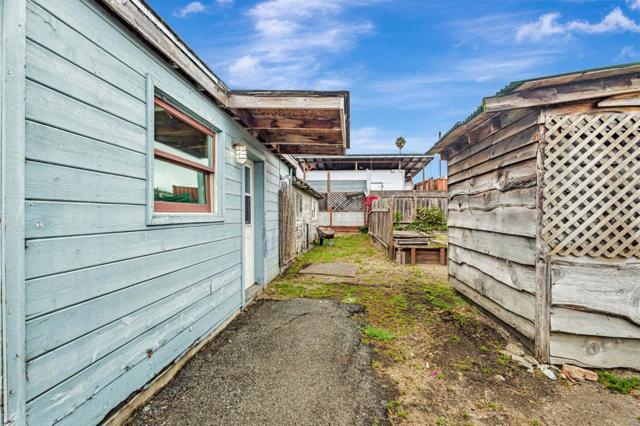 4045 Cory Street, Soquel CA: https://media.crmls.org/mediaz/3bdd5919-8adb-49ad-bf3d-98a7222fa643.jpg
