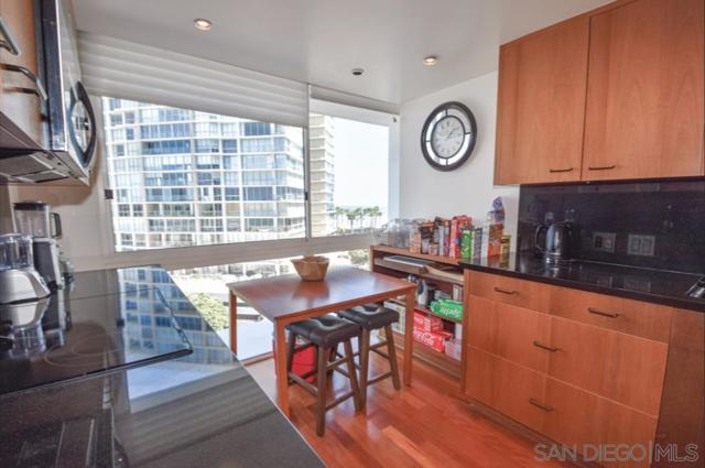 Image 7 of 36 For 1810 Avenida Del Mundo  Unit #503