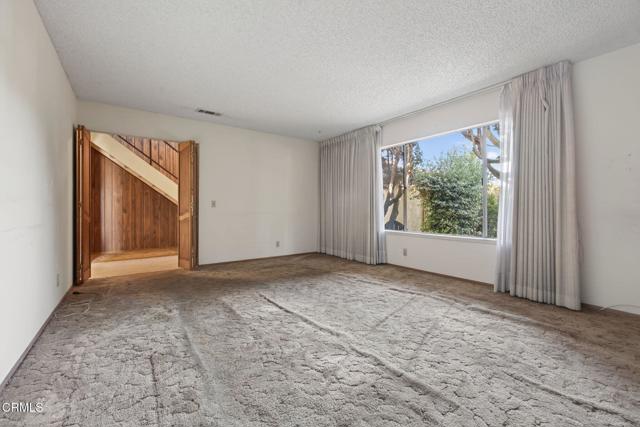 Detail Gallery Image 10 of 42 For 2087 Airedale Ave, Ventura,  CA 93003 - 4 Beds | 2 Baths