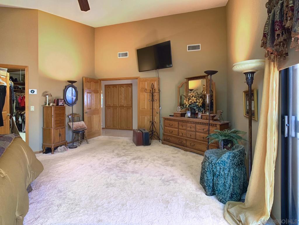 MLS #250023781SD img 14